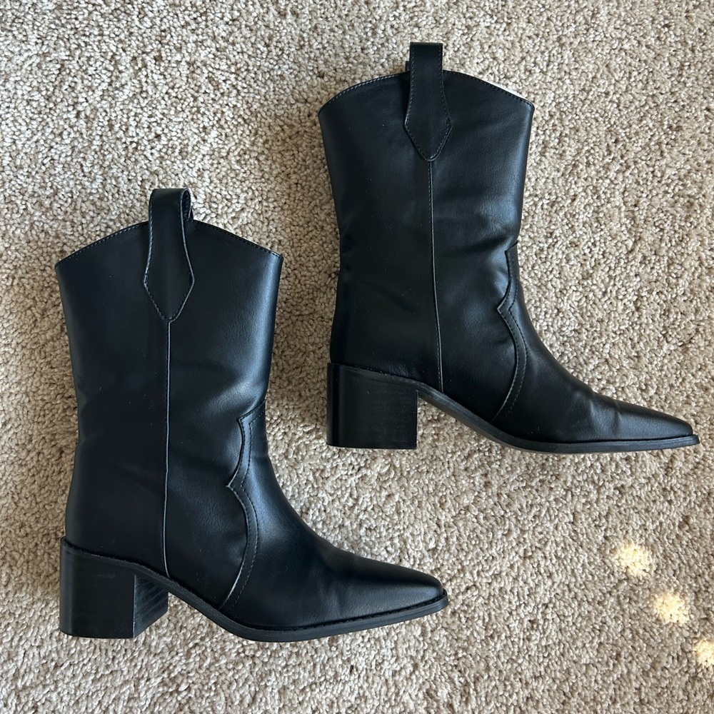 Black western boots